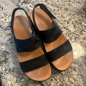 COPY - Like new Women’s Reef Water Vista Higher size 9